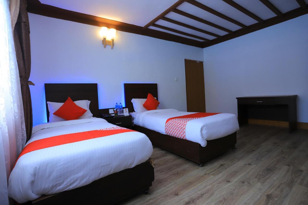 Oyo 591 Hotel Blue Moon Dharampur Exterior photo