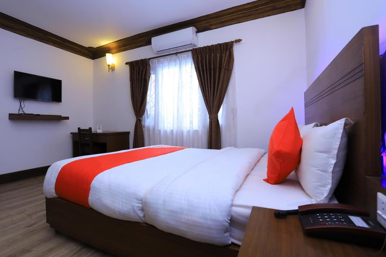Oyo 591 Hotel Blue Moon Dharampur Exterior photo